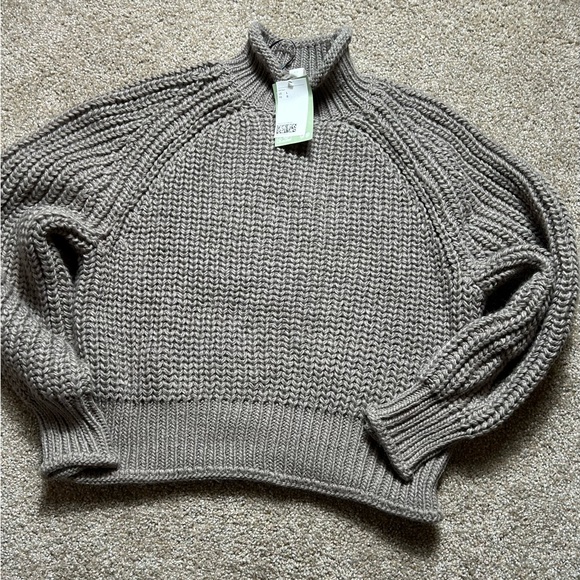 H&M Chunky Cable Knit Sweater - Picture 1 of 7